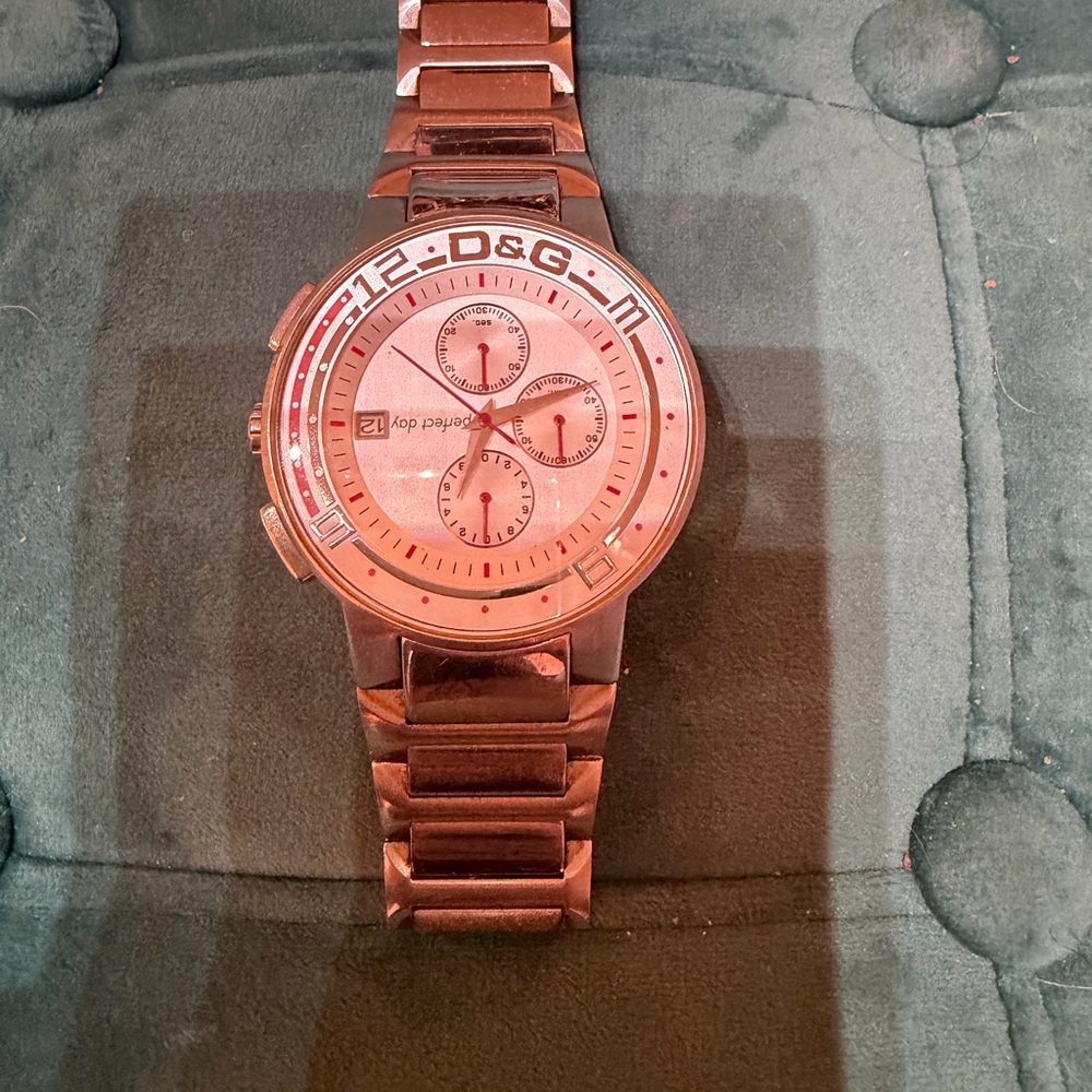 D&G Metallic Rose Timepiece